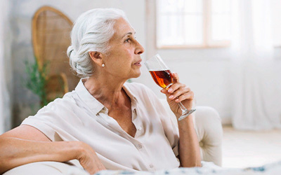 Алкоголизм у пожилых людей - клиника Угодие