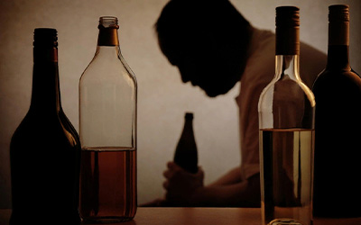 Факторы риска развития алкогольной зависимости - клиника Угодие