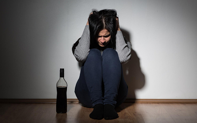 Алкоголь усугубляет депрессию - клиника Угодие