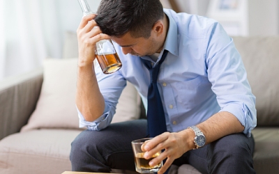 Употребление спиртного – побег от трудностей - клиника Угодие